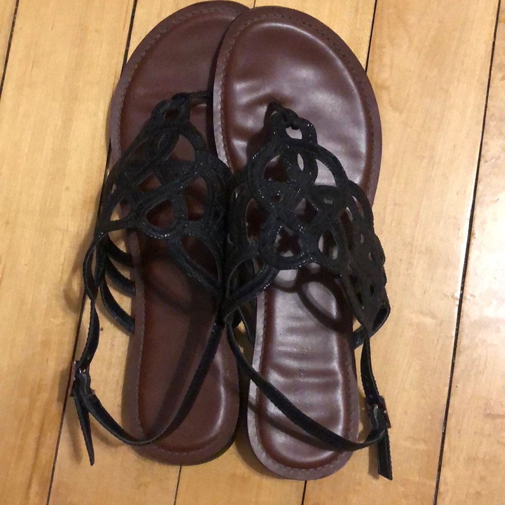 Kelly and Katie “Poppie” Sandals